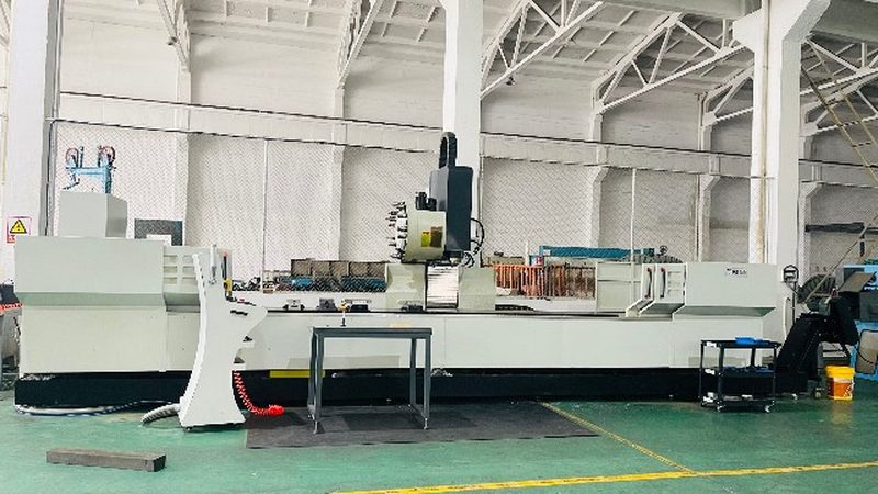 立式加工中心工作台尺寸选择：关键因素与误区解析**